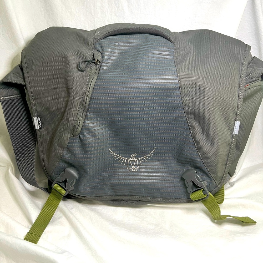 Osprey Flap Jack Courier Messenger Bag in Grey